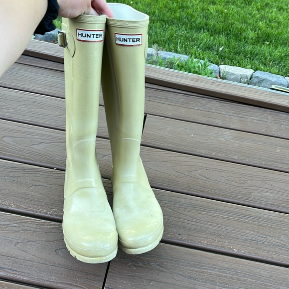 Hunter Winter & Rain Boots Light Yellow Size 6 - Picture 1 of 7